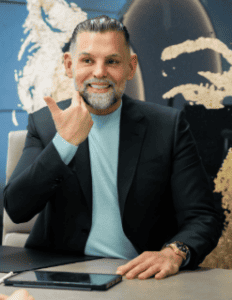 Dr. med. Christos Koliussis Experte für die Brustvergrößerung in Düsseldorf